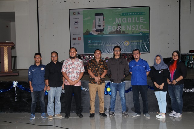 Seminar dan Workshop Mahasiswa Informatika Bedah Materi Mobile Forensik