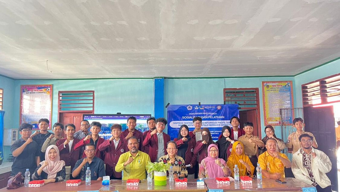 Mahasiswa Sistem Informasi UNG Hadirkan Teknologi yang Membuat Sekolah Lebih Cepat, Aman, dan Terhubung